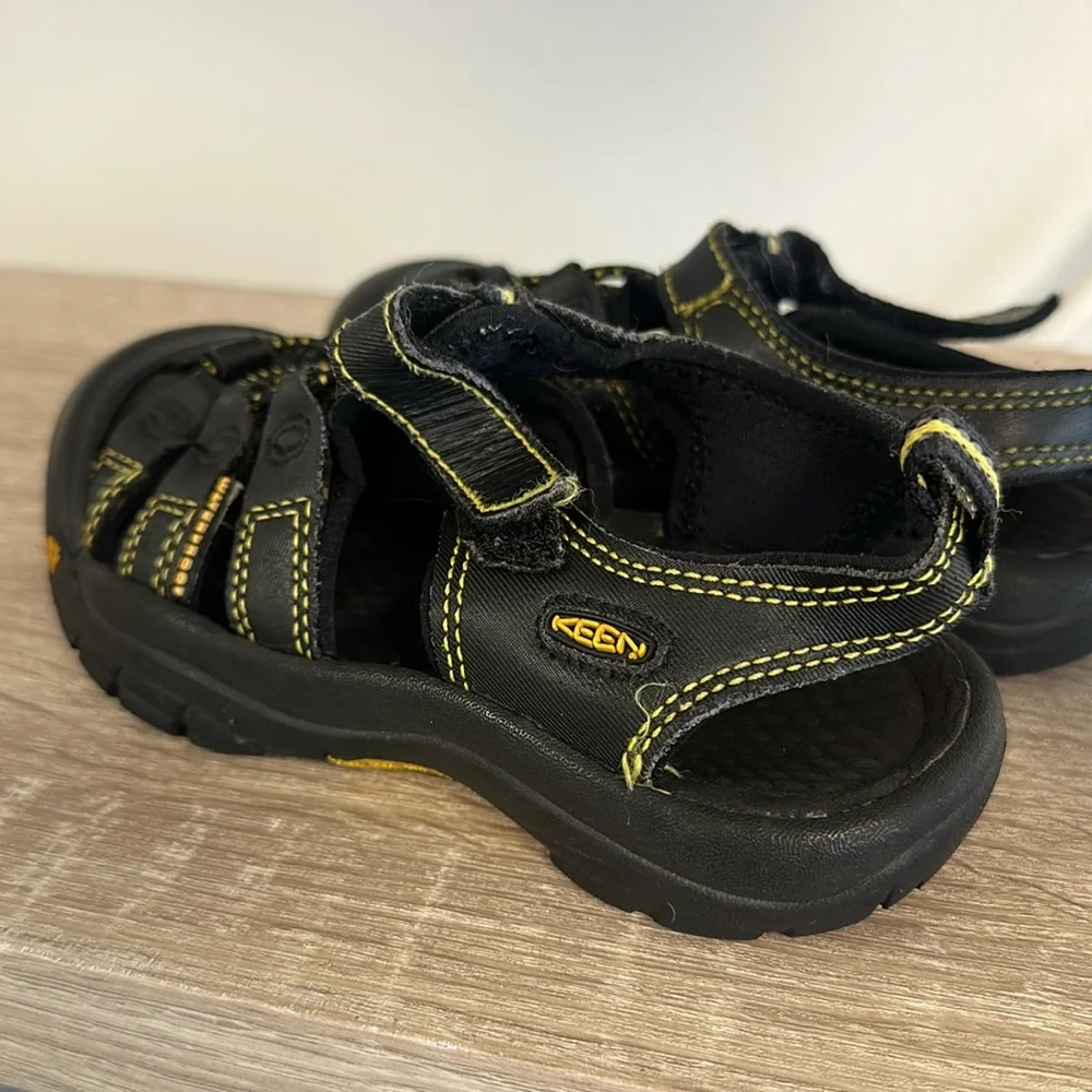 KEEN Newport H2 Waterproof Hiking Sandal Water Shoe Black Yellow 11 - Picture 4 of 7